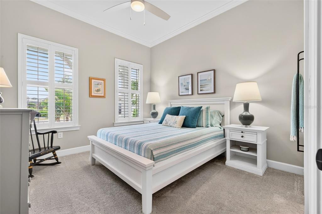 Activo con contrato: $789,900 (3 camas, 2 baños, 2075 Pies cuadrados)