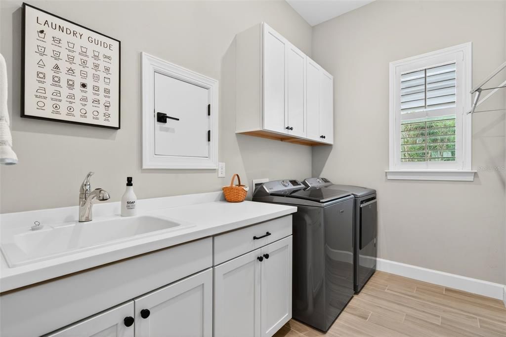 Activo con contrato: $789,900 (3 camas, 2 baños, 2075 Pies cuadrados)