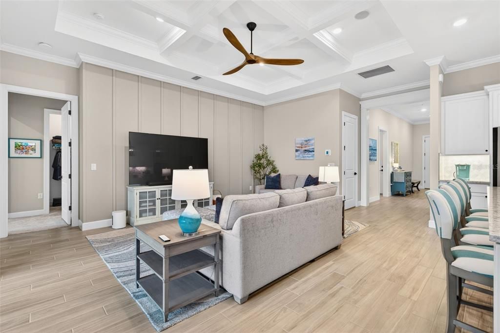 Activo con contrato: $789,900 (3 camas, 2 baños, 2075 Pies cuadrados)