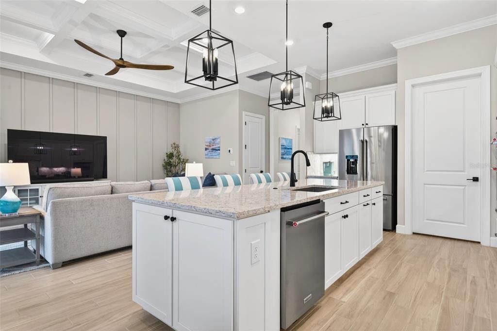 Activo con contrato: $789,900 (3 camas, 2 baños, 2075 Pies cuadrados)