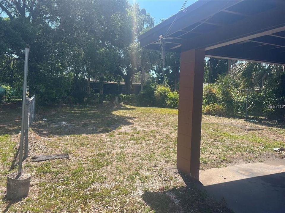 Active With Contract: $214,000 (2 beds, 0 baths, 912 Square Feet)
