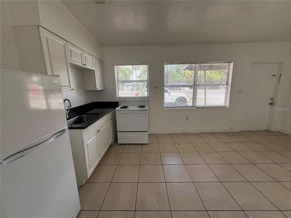 Active With Contract: $214,000 (2 beds, 0 baths, 912 Square Feet)