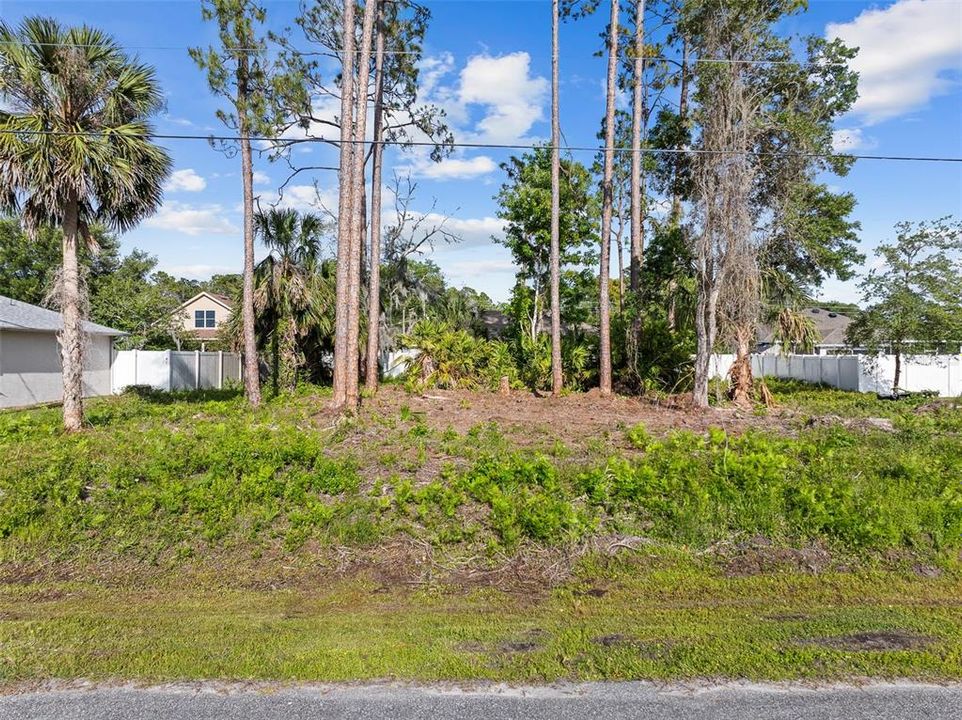 En Venta: $99,900 (0.23 acres)