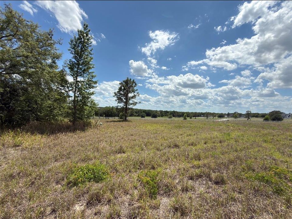 En Venta: $325,000 (5.02 acres)