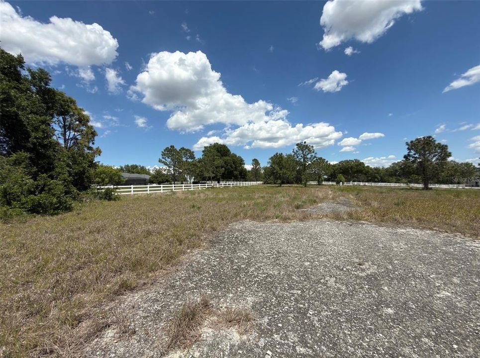 En Venta: $325,000 (5.02 acres)