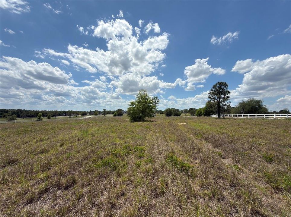 En Venta: $325,000 (5.02 acres)