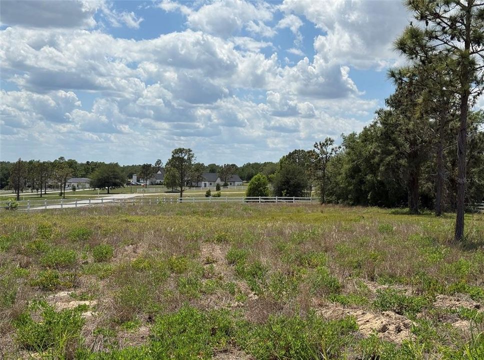 En Venta: $325,000 (5.02 acres)