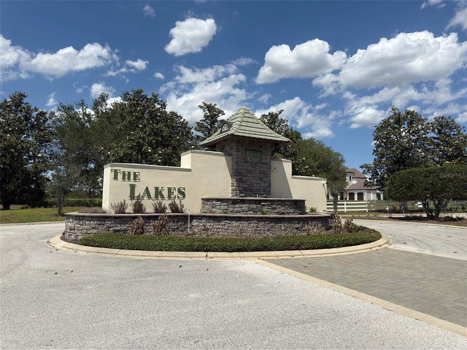 En Venta: $325,000 (5.02 acres)