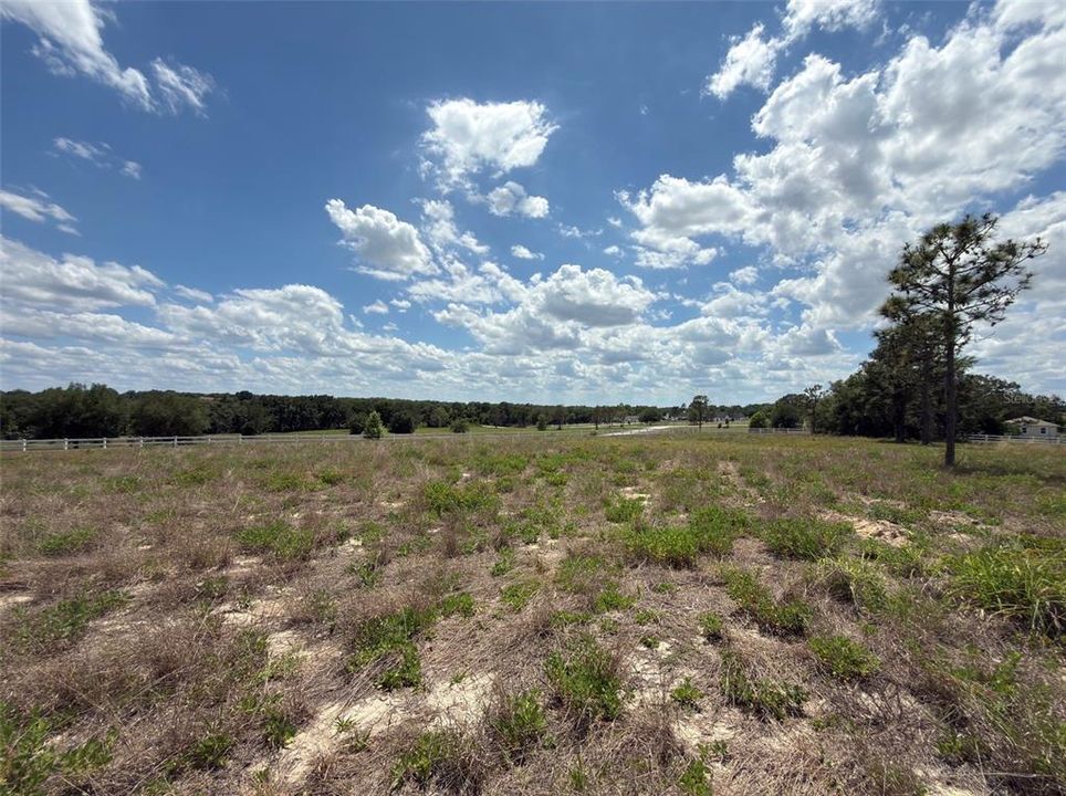 En Venta: $325,000 (5.02 acres)