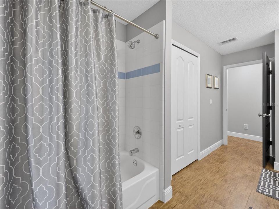 Active With Contract: $515,000 (3 beds, 2 baths, 1995 Square Feet)