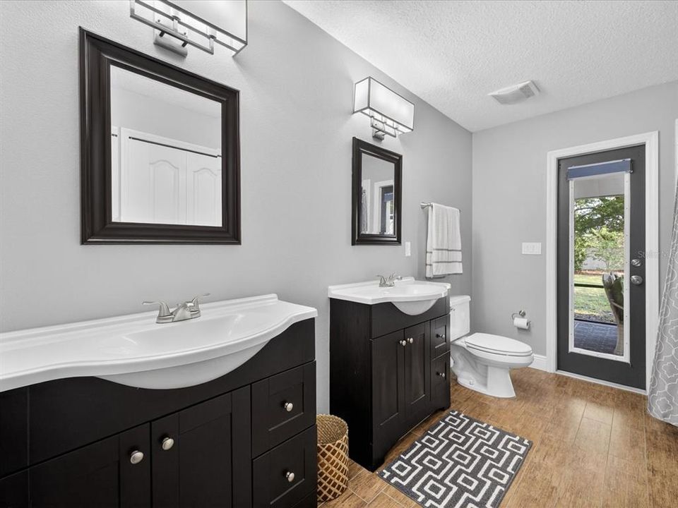 Active With Contract: $515,000 (3 beds, 2 baths, 1995 Square Feet)