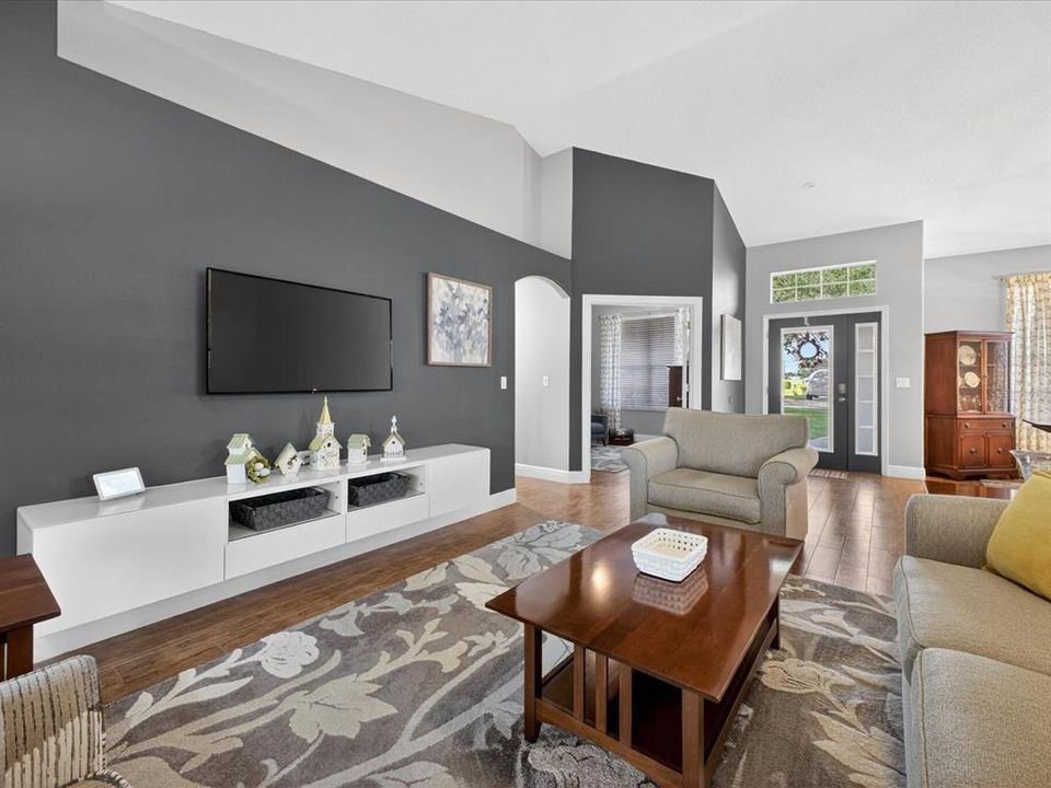 Active With Contract: $515,000 (3 beds, 2 baths, 1995 Square Feet)