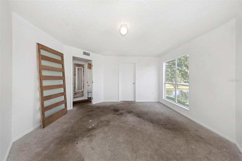 For Sale: $130,000 (1 beds, 1 baths, 685 Square Feet)