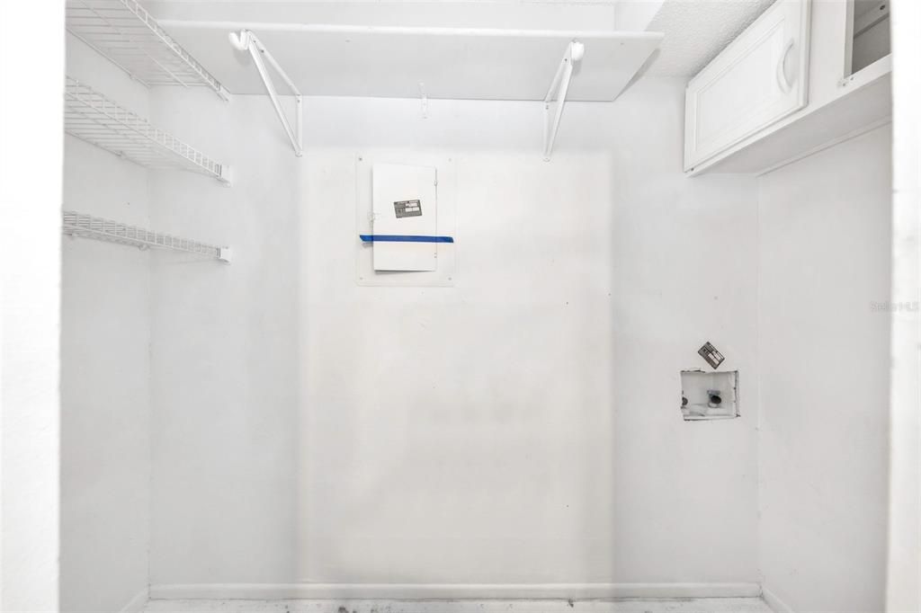 For Sale: $130,000 (1 beds, 1 baths, 685 Square Feet)