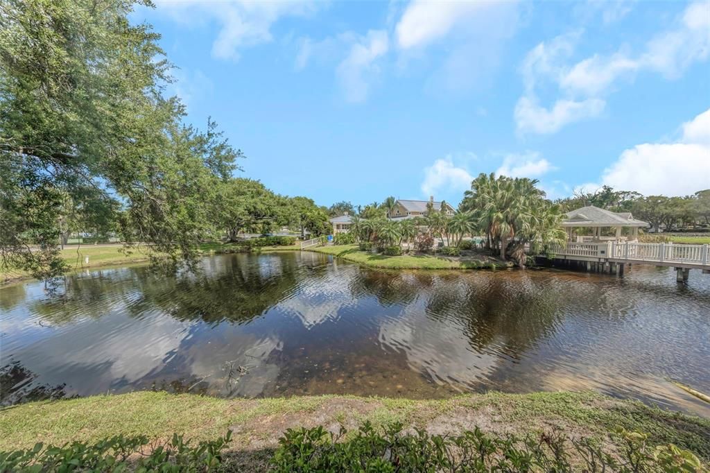 For Sale: $130,000 (1 beds, 1 baths, 685 Square Feet)