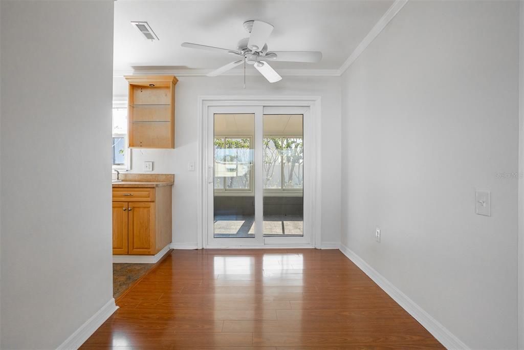 Activo con contrato: $289,999 (2 camas, 1 baños, 864 Pies cuadrados)
