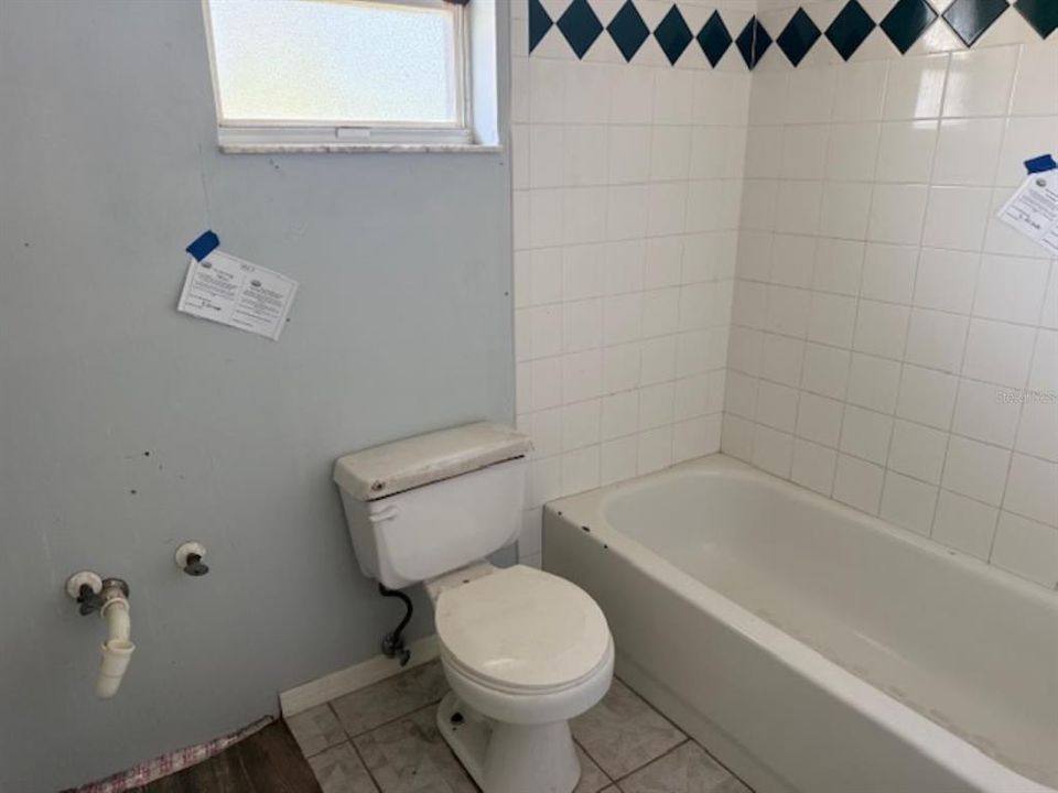 Active With Contract: $124,000 (3 beds, 2 baths, 1156 Square Feet)