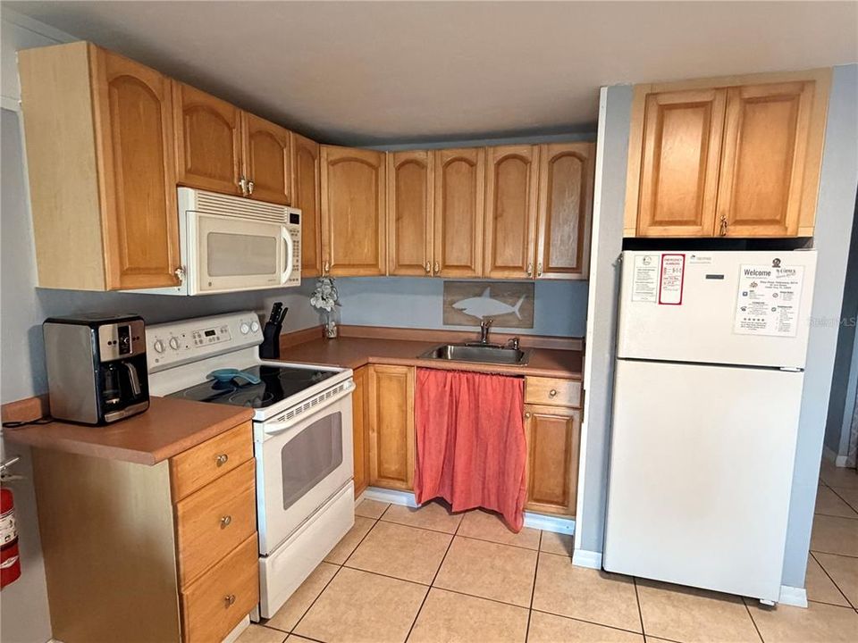 For Sale: $138,900 (1 beds, 1 baths, 480 Square Feet)