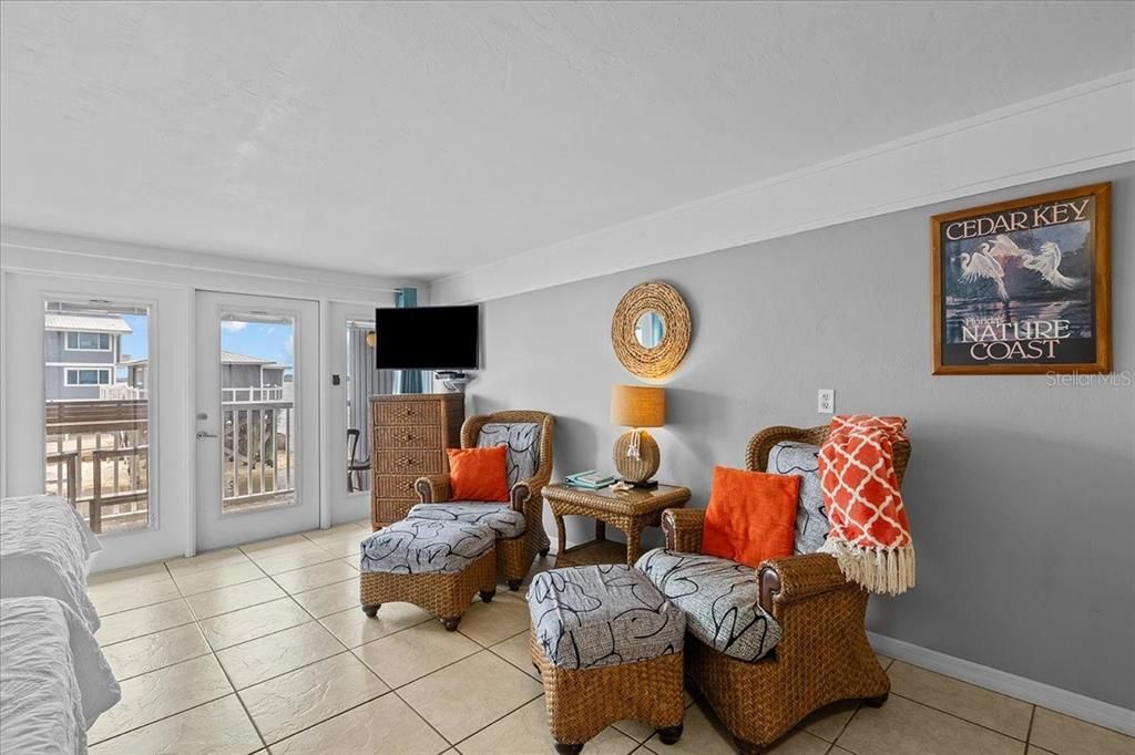For Sale: $138,900 (1 beds, 1 baths, 480 Square Feet)
