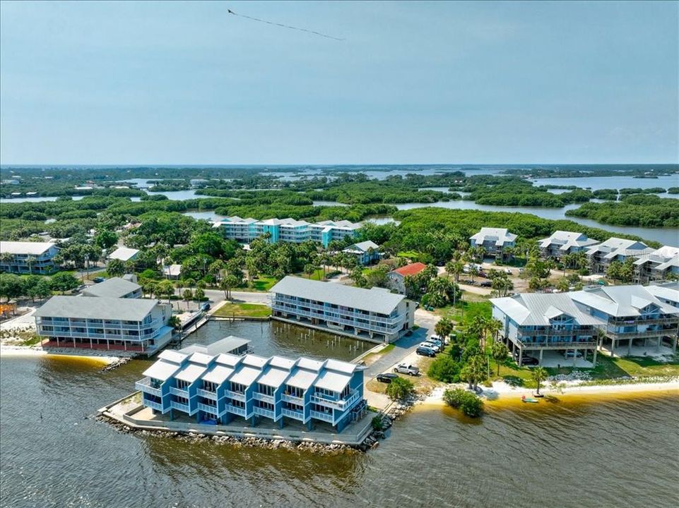 For Sale: $138,900 (1 beds, 1 baths, 480 Square Feet)