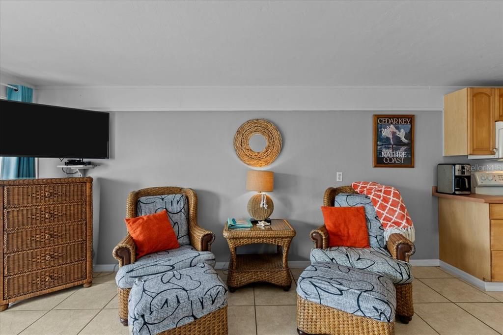 For Sale: $138,900 (1 beds, 1 baths, 480 Square Feet)
