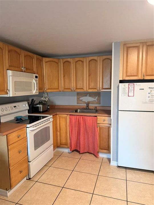 For Sale: $138,900 (1 beds, 1 baths, 480 Square Feet)
