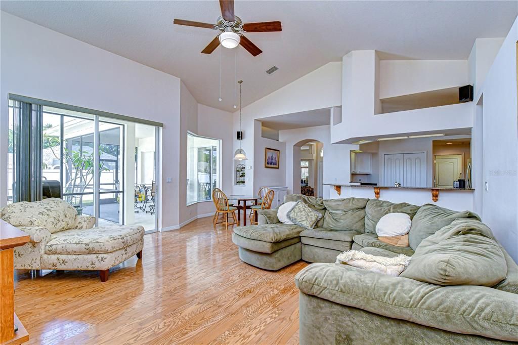 For Sale: $625,000 (4 beds, 3 baths, 3001 Square Feet)