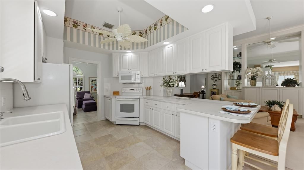 For Sale: $595,500 (3 beds, 3 baths, 2008 Square Feet)