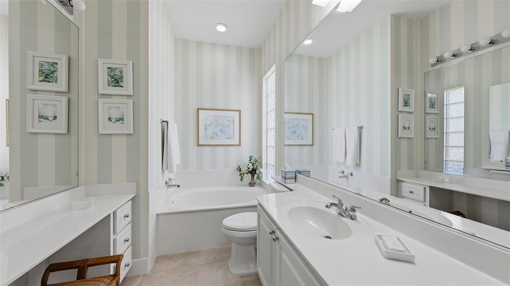 For Sale: $595,500 (3 beds, 3 baths, 2008 Square Feet)
