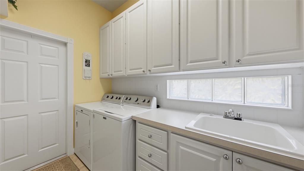 For Sale: $595,500 (3 beds, 3 baths, 2008 Square Feet)