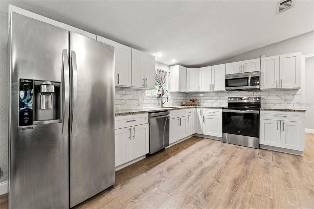 En Venta: $249,900 (4 camas, 2 baños, 1620 Pies cuadrados)