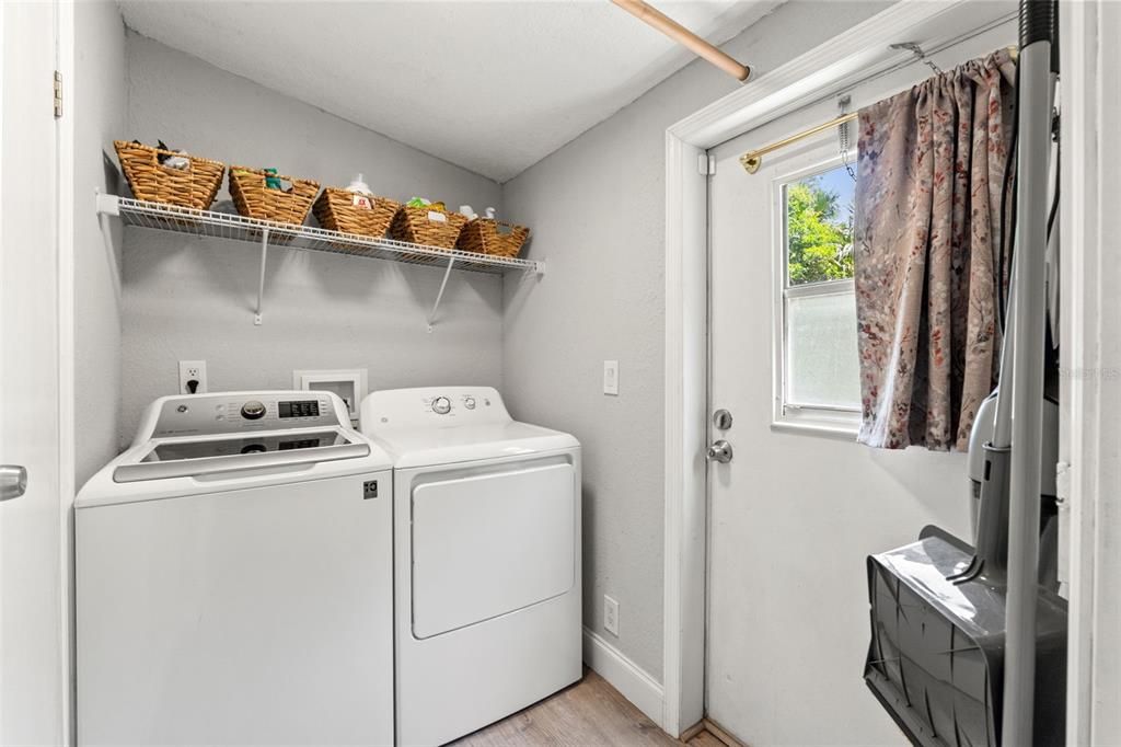 En Venta: $249,900 (4 camas, 2 baños, 1620 Pies cuadrados)