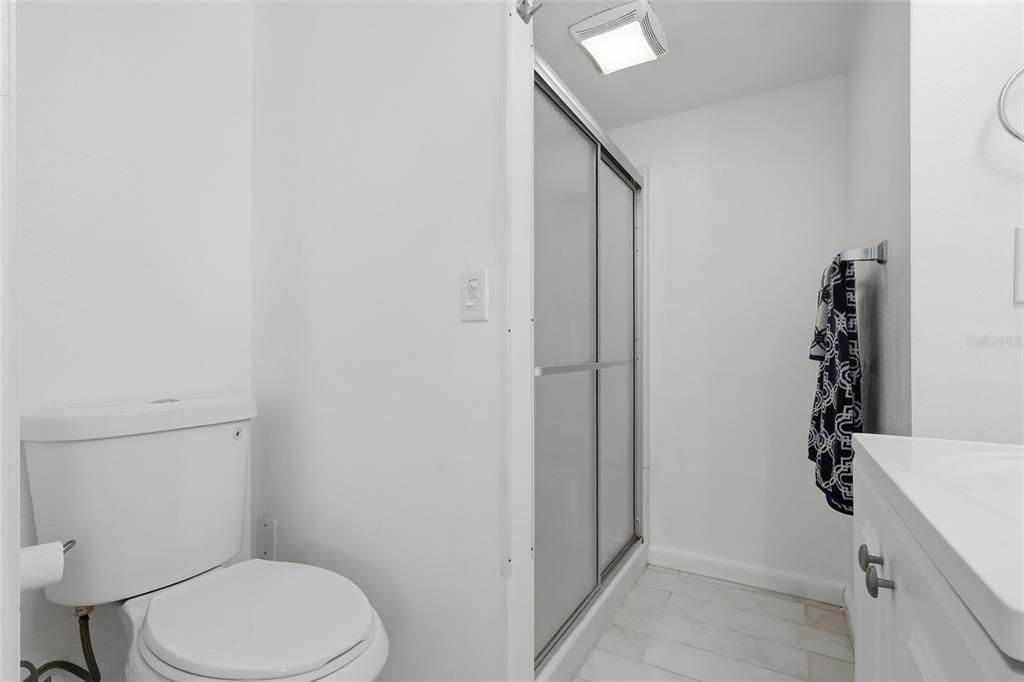 На продажу: $135,000 (2 спален, 2 ванн, 1018 Квадратных фут)