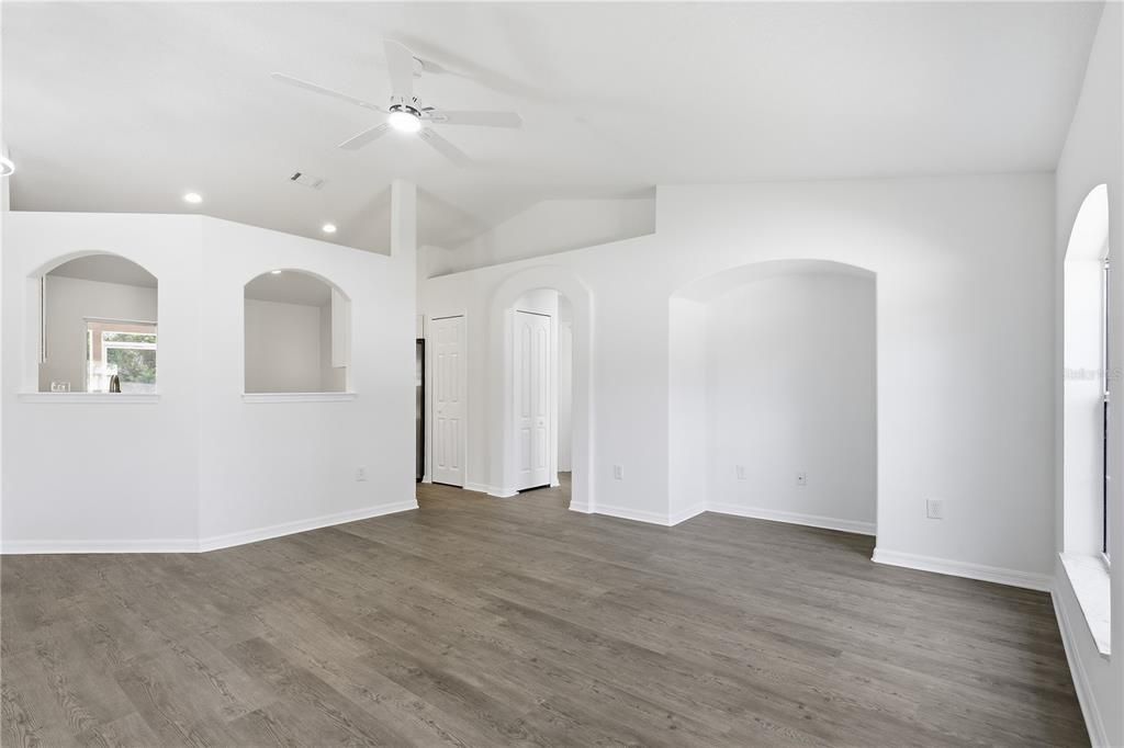 Activo con contrato: $268,990 (3 camas, 2 baños, 1184 Pies cuadrados)