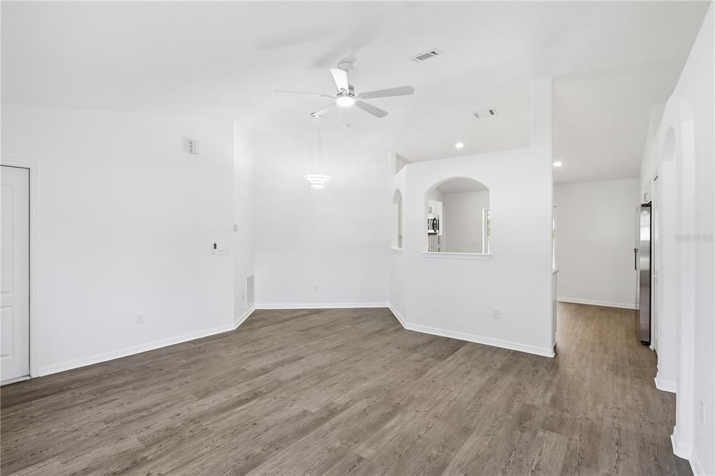 Activo con contrato: $268,990 (3 camas, 2 baños, 1184 Pies cuadrados)