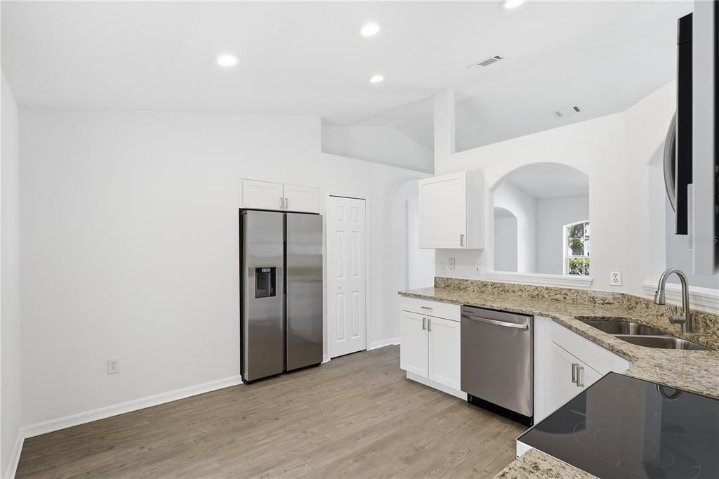 Activo con contrato: $268,990 (3 camas, 2 baños, 1184 Pies cuadrados)