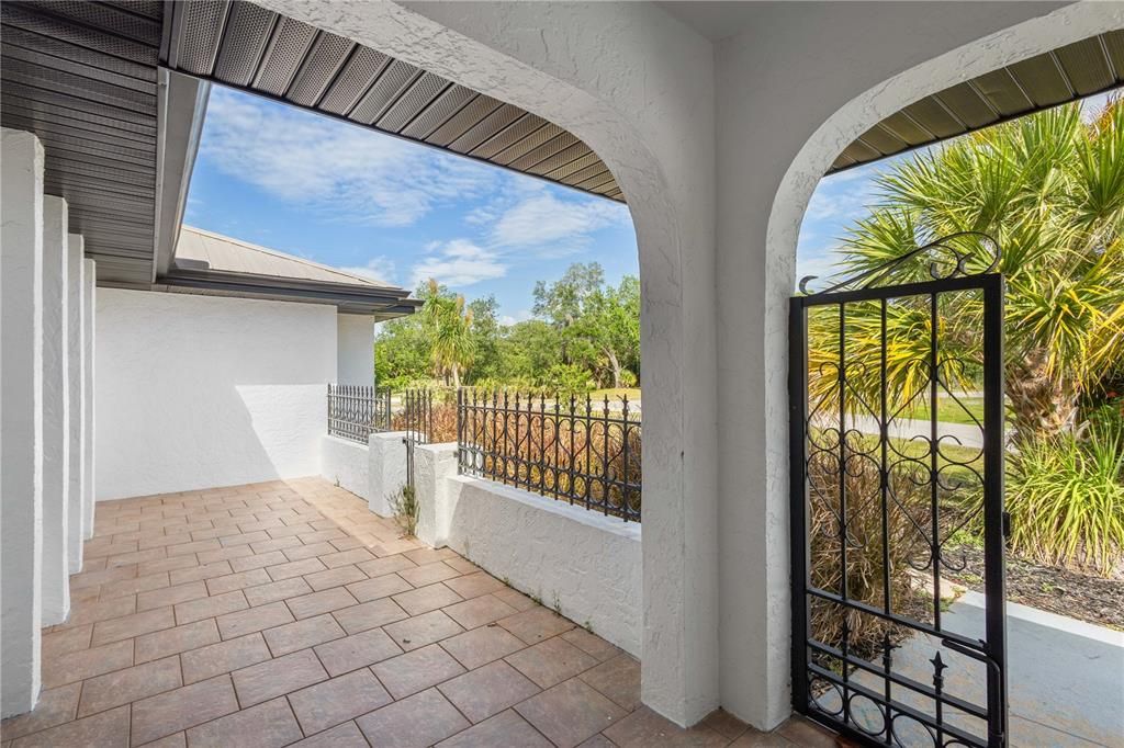 En Venta: $469,900 (6 camas, 3 baños, 2941 Pies cuadrados)