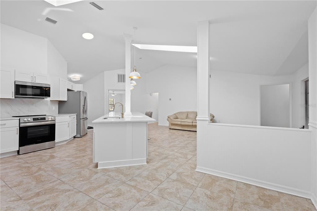 En Venta: $469,900 (6 camas, 3 baños, 2941 Pies cuadrados)