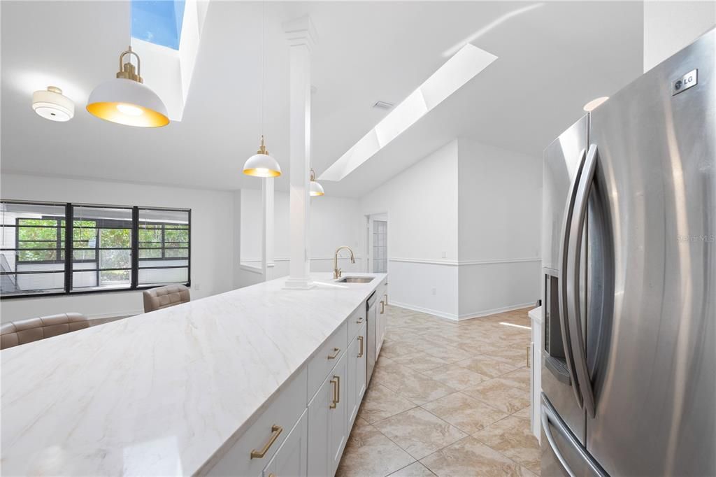 En Venta: $469,900 (6 camas, 3 baños, 2941 Pies cuadrados)