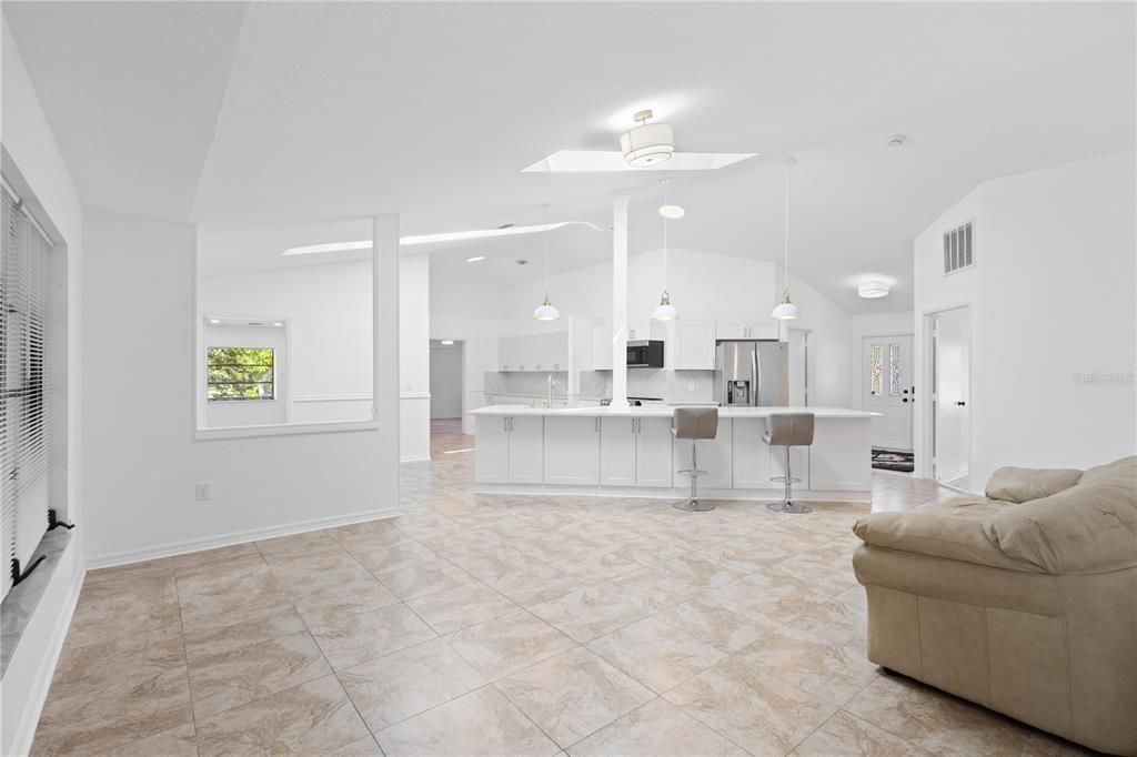 En Venta: $469,900 (6 camas, 3 baños, 2941 Pies cuadrados)