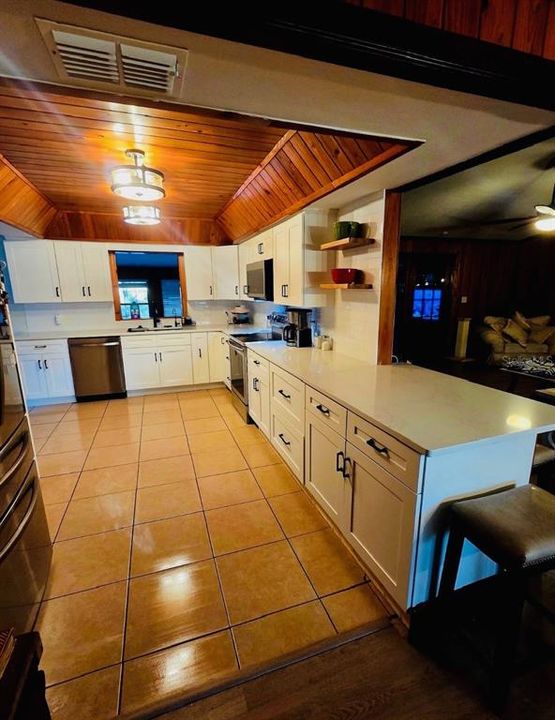 На продажу: $639,900 (4 спален, 2 ванн, 3136 Квадратных фут)