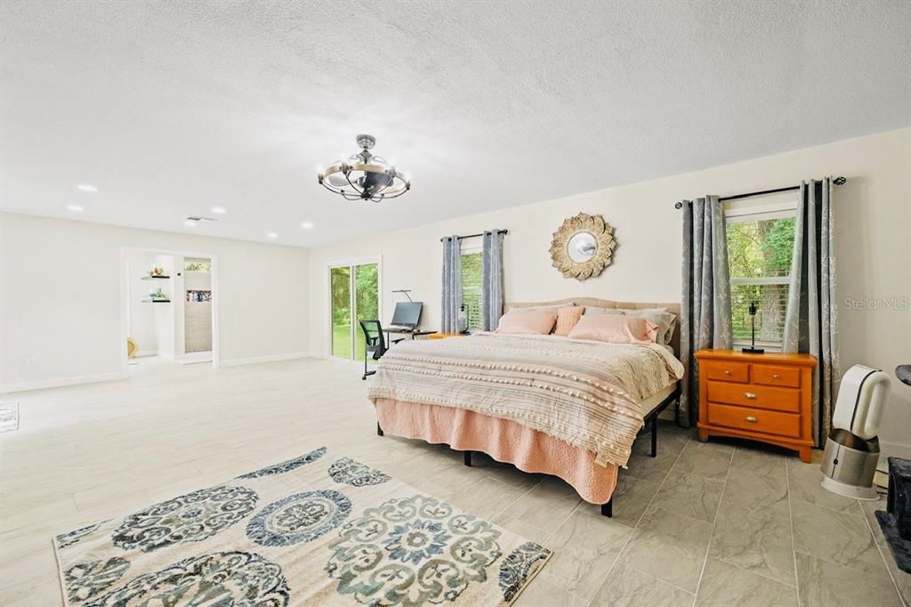 На продажу: $639,900 (4 спален, 2 ванн, 3136 Квадратных фут)