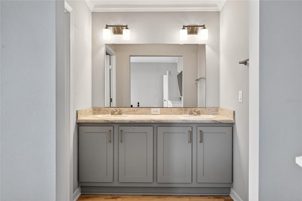 For Sale: $335,000 (3 beds, 2 baths, 1235 Square Feet)