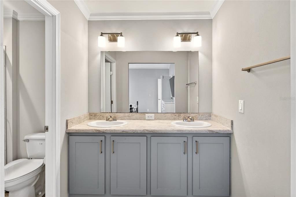 For Sale: $335,000 (3 beds, 2 baths, 1235 Square Feet)