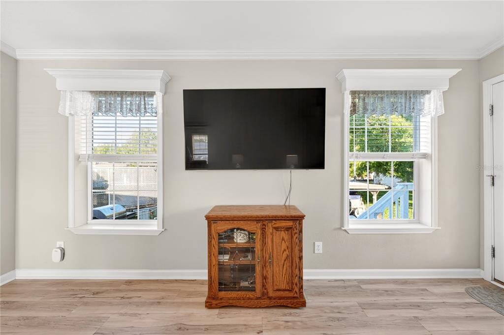 For Sale: $335,000 (3 beds, 2 baths, 1235 Square Feet)