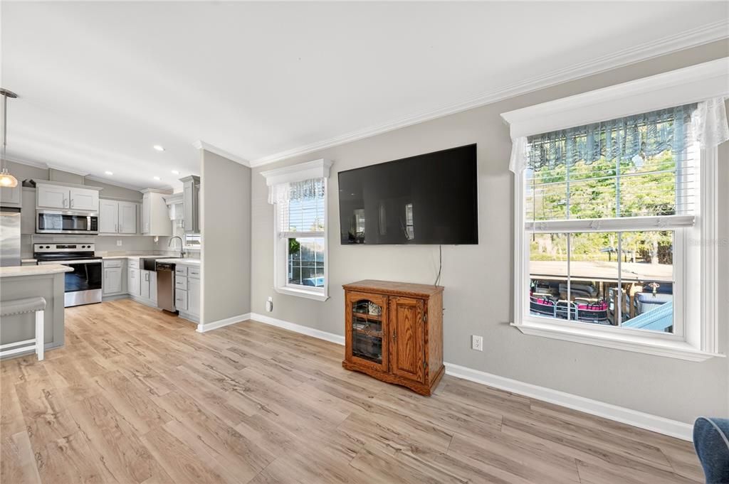 For Sale: $335,000 (3 beds, 2 baths, 1235 Square Feet)