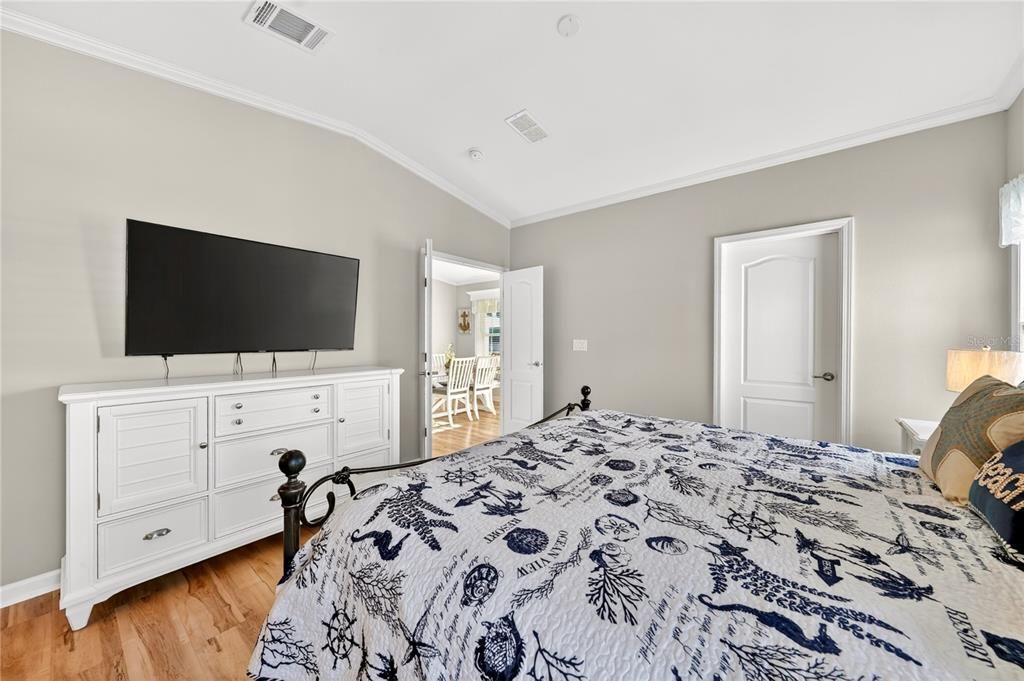 For Sale: $335,000 (3 beds, 2 baths, 1235 Square Feet)