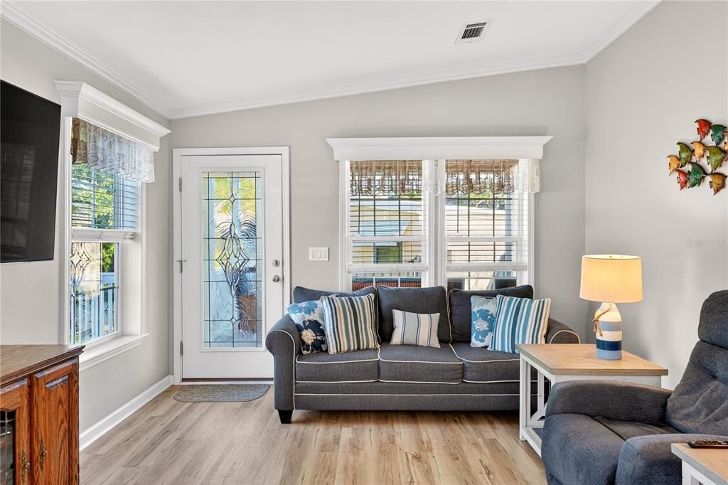 For Sale: $335,000 (3 beds, 2 baths, 1235 Square Feet)