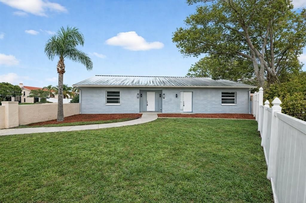For Rent: $1,650 (2 beds, 2 baths, 1072 Square Feet)