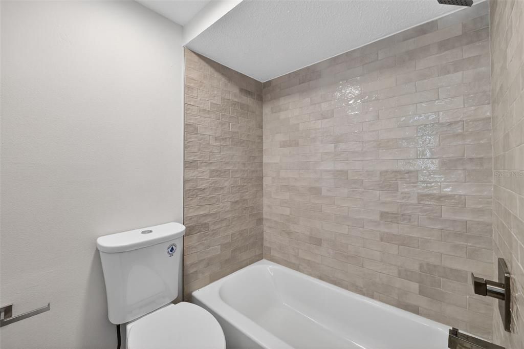 For Rent: $1,650 (2 beds, 2 baths, 1072 Square Feet)